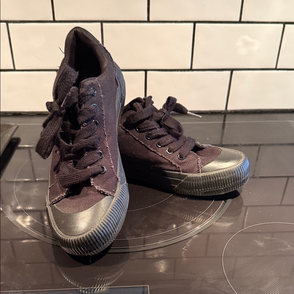 NEW!! Rocket Dog Black Sneakers